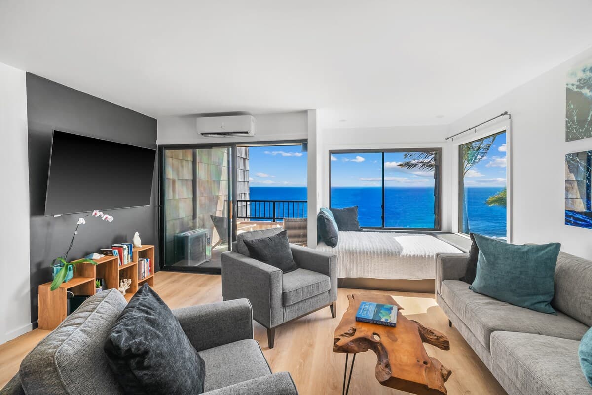 Modern Ocean Views ~Lovebirds Paradise With AC - Photo 3