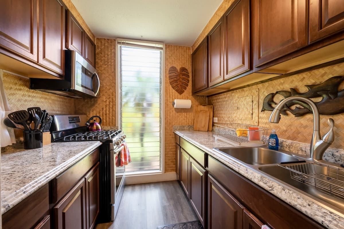 Condo in Kihei · ★4.93 · 1 bedroom · 3 beds · 1 bath - Photo 4