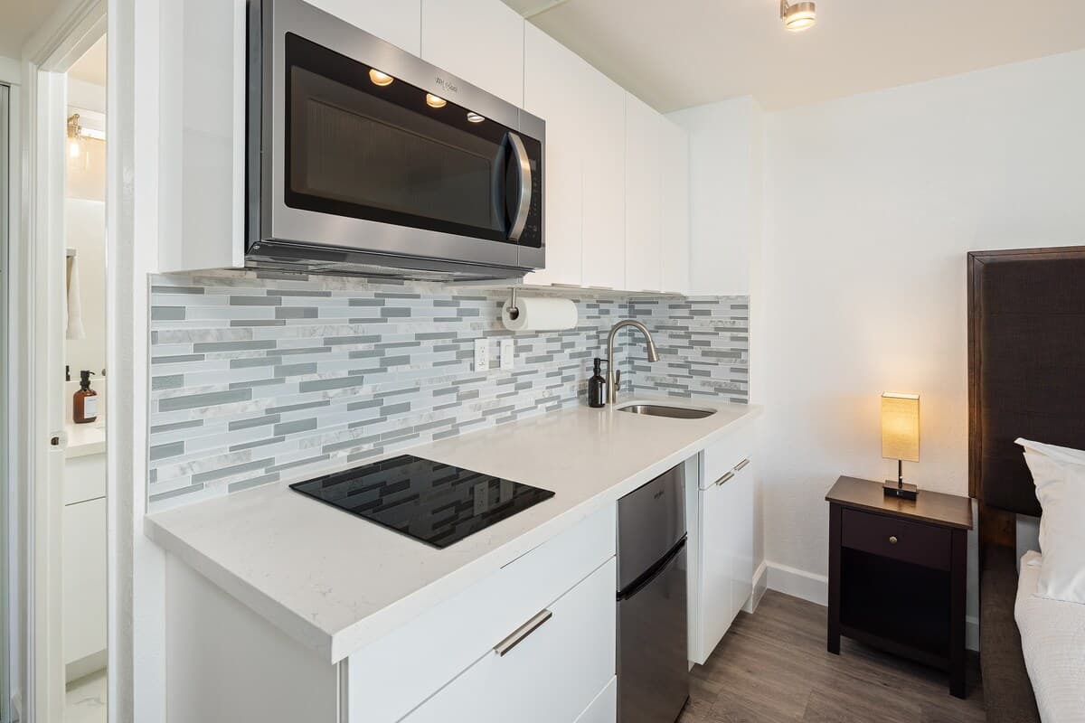 2 Bedrooms: Great Ocean Corner View 28F A + B - Photo 5