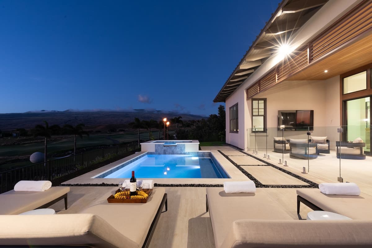 Home in Waimea · ★5.0 · 4 bedrooms · 7 beds · 4.5 baths - Photo 5