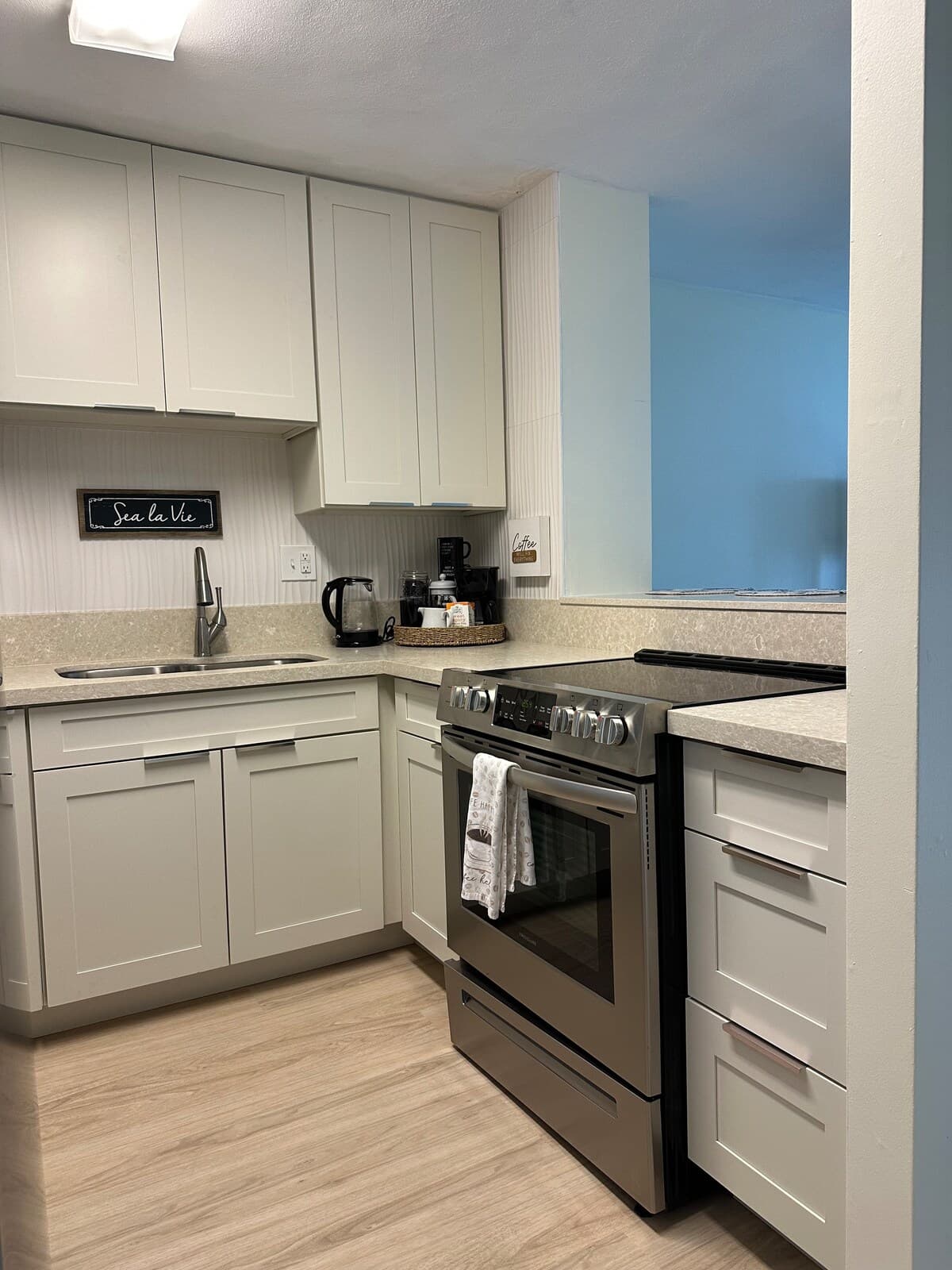 2 bedroom Waikiki apt sleeps 6 free parking - Photo 5