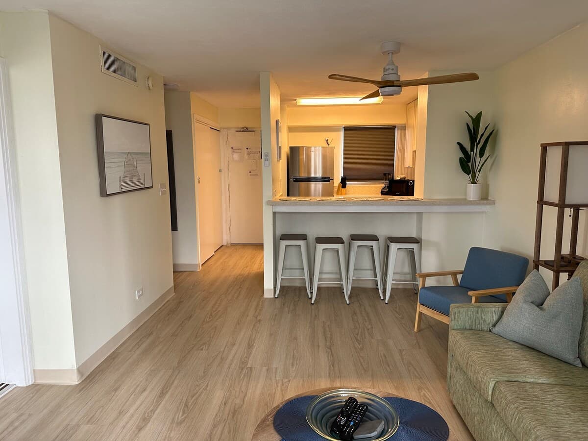 2 bedroom Waikiki apt sleeps 6 free parking - Photo 4