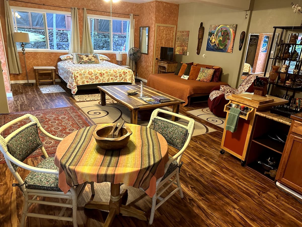 Home in Kealakekua Bay · ★4.92 · 13 bedrooms · 4 beds · 2.5 baths - Photo 1