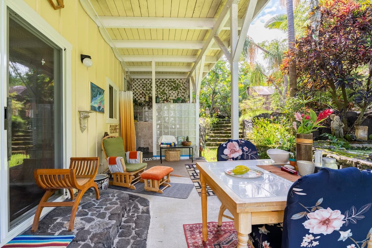 Home in Kealakekua Bay · ★4.92 · 13 bedrooms · 4 beds · 2.5 baths - Photo 2