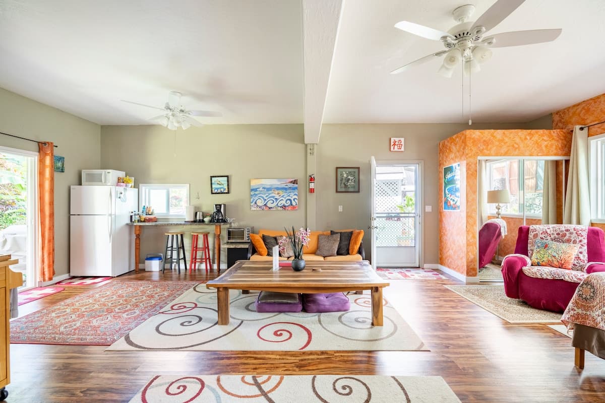 Home in Kealakekua Bay · ★4.92 · 13 bedrooms · 4 beds · 2.5 baths - Photo 4