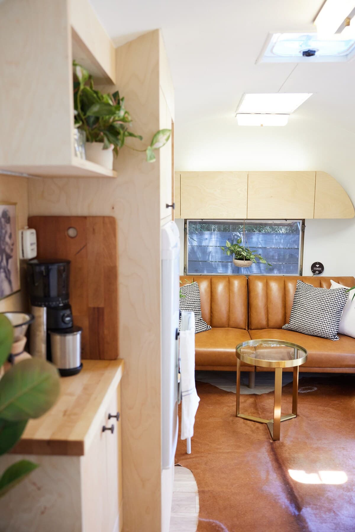 Renovated 1965 Airstream, Pizza Oven, Fire Pit - Photo 4