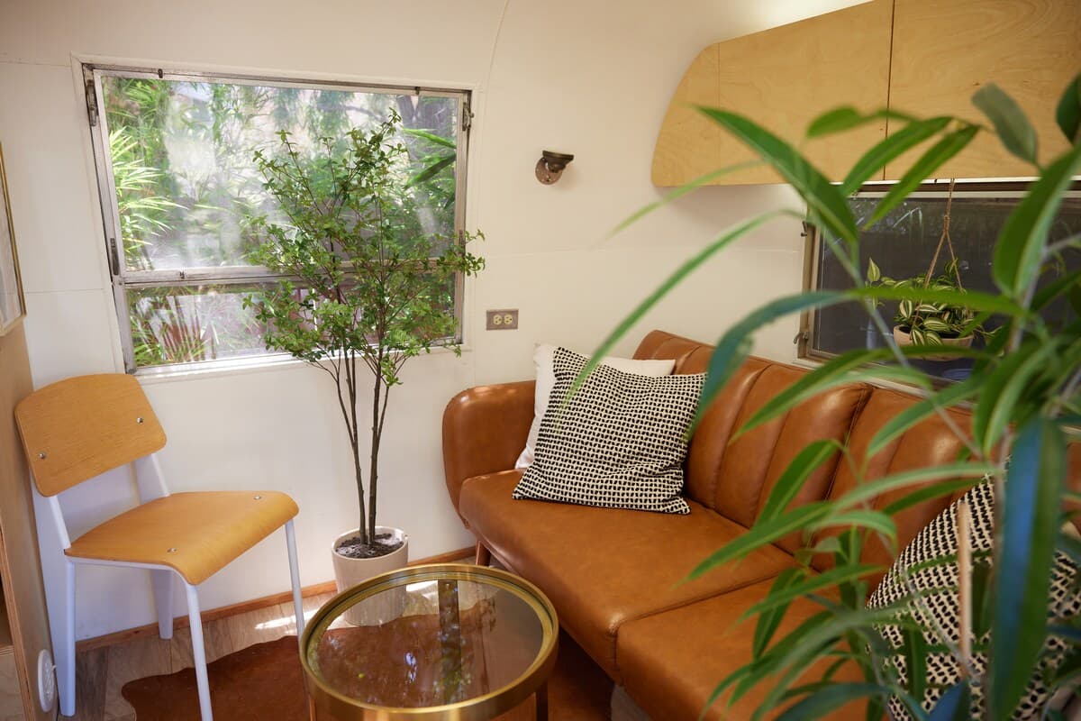 Renovated 1965 Airstream, Pizza Oven, Fire Pit - Photo 2