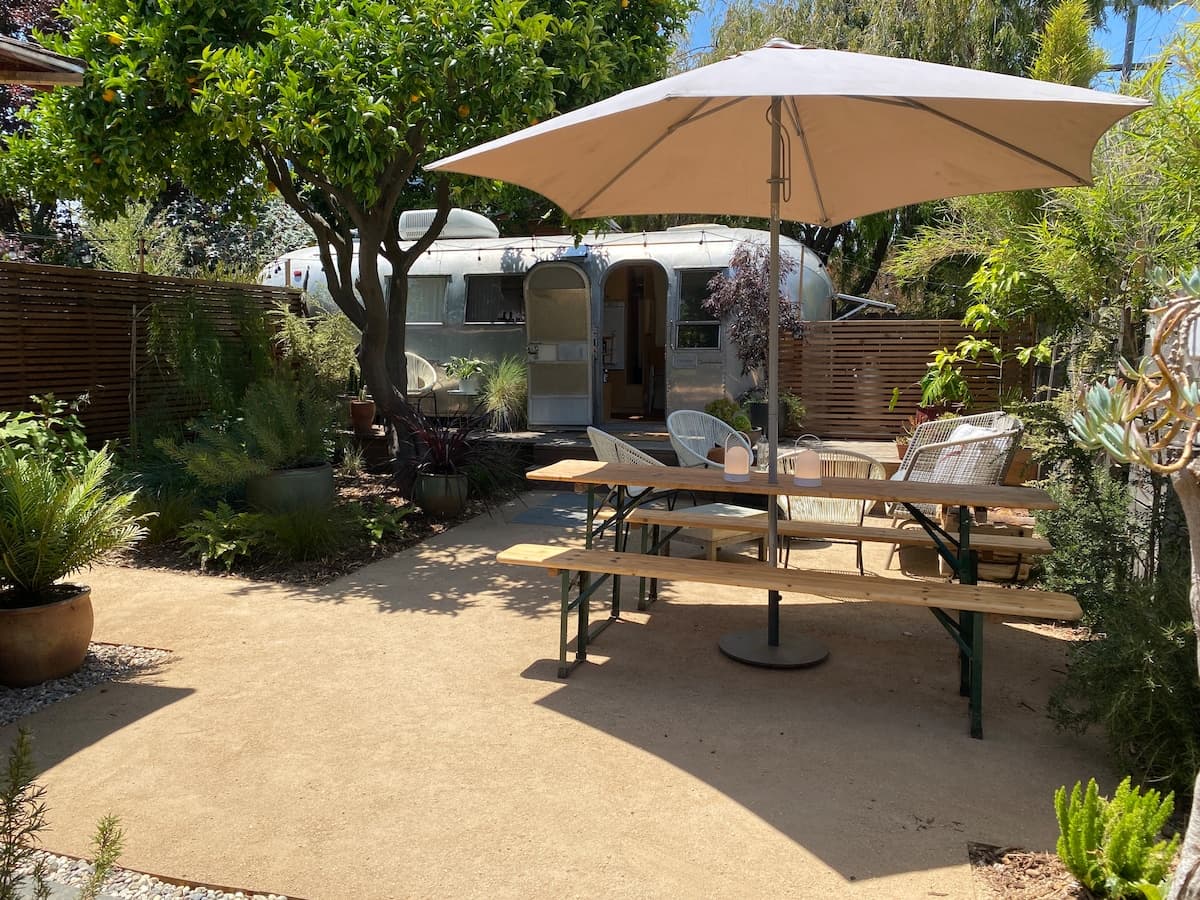 Renovated 1965 Airstream, Pizza Oven, Fire Pit - Photo 1