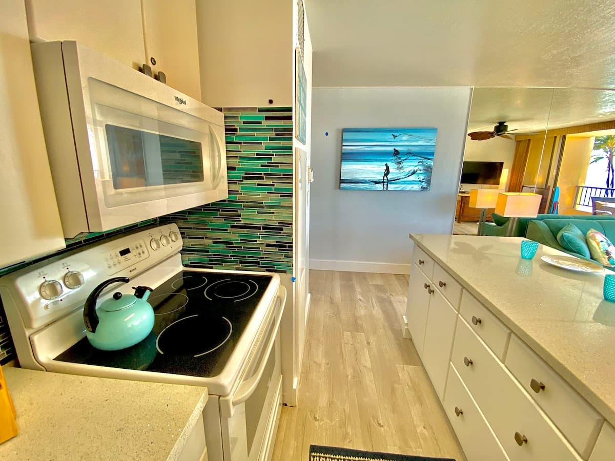 Condo in Kihei · ★4.67 · 1 bedroom · 2 beds · 1 bath - Photo 4