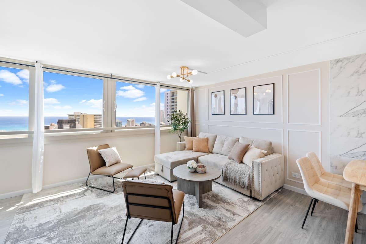Condo in Honolulu · ★4.8 · 1 bedroom · 2 beds · 1 private bath - Photo 2