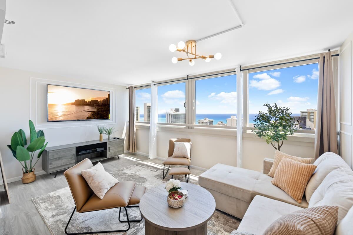 Condo in Honolulu · ★4.8 · 1 bedroom · 2 beds · 1 private bath - Photo 5