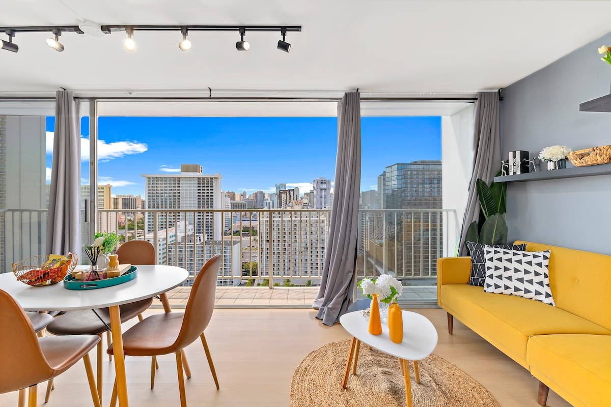 Condo in Honolulu · ★4.92 · Studio · 1 bed · 1 private bath - Photo 4