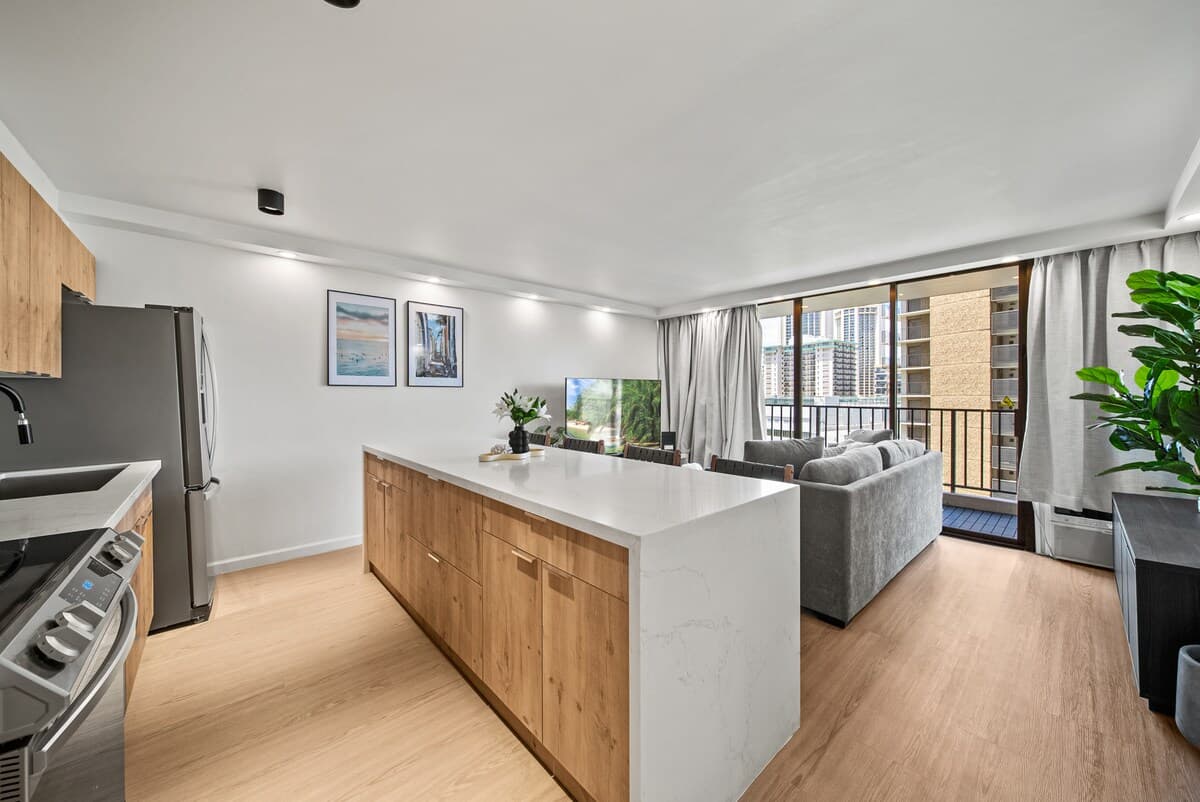 Boutique 1bdrm w/Free Parking - Photo 3