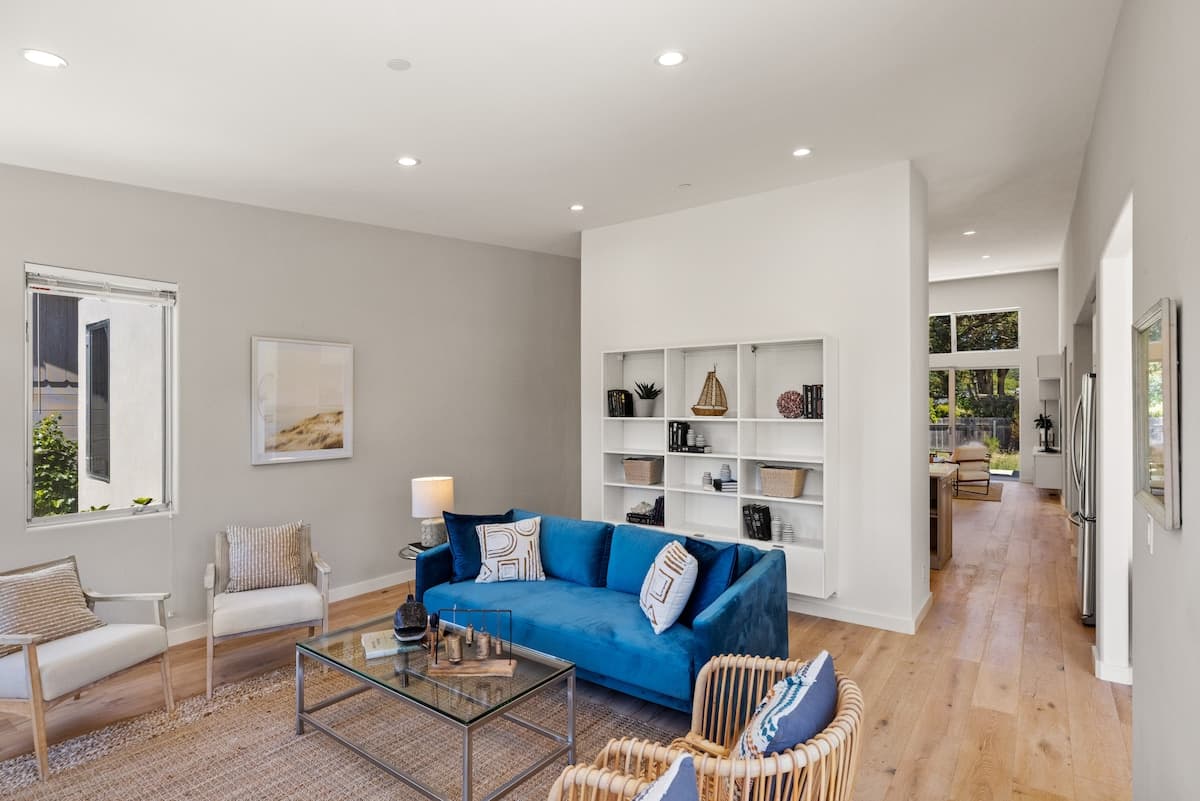 Carmel Stone Fireplace Home, Modern & Spacious - Photo 3