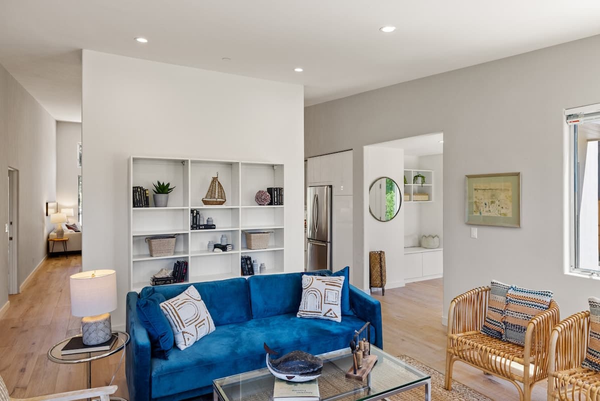 Carmel Stone Fireplace Home, Modern & Spacious - Photo 2