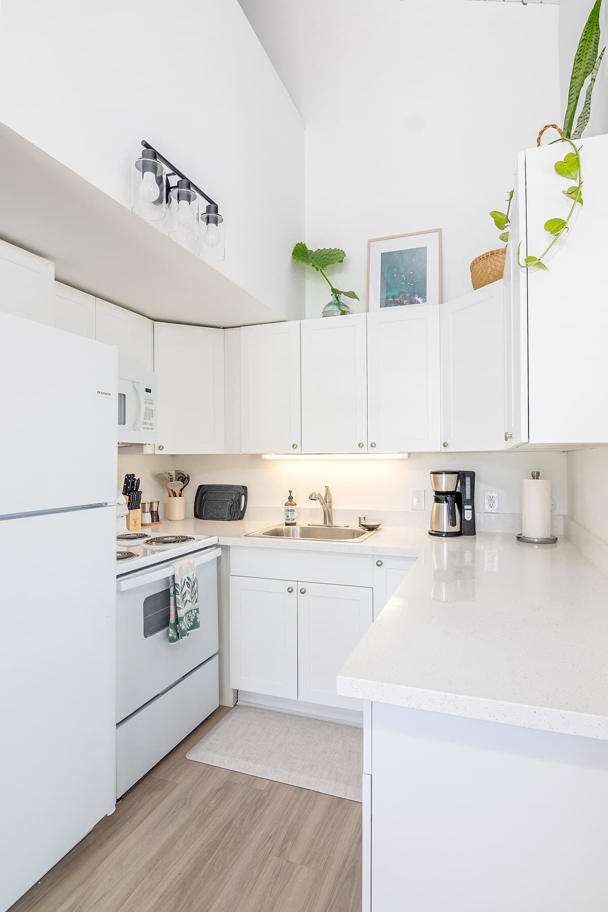 Condo in Kahuku · ★4.92 · 2 bedrooms · 2 beds · 1 shared bath - Photo 4