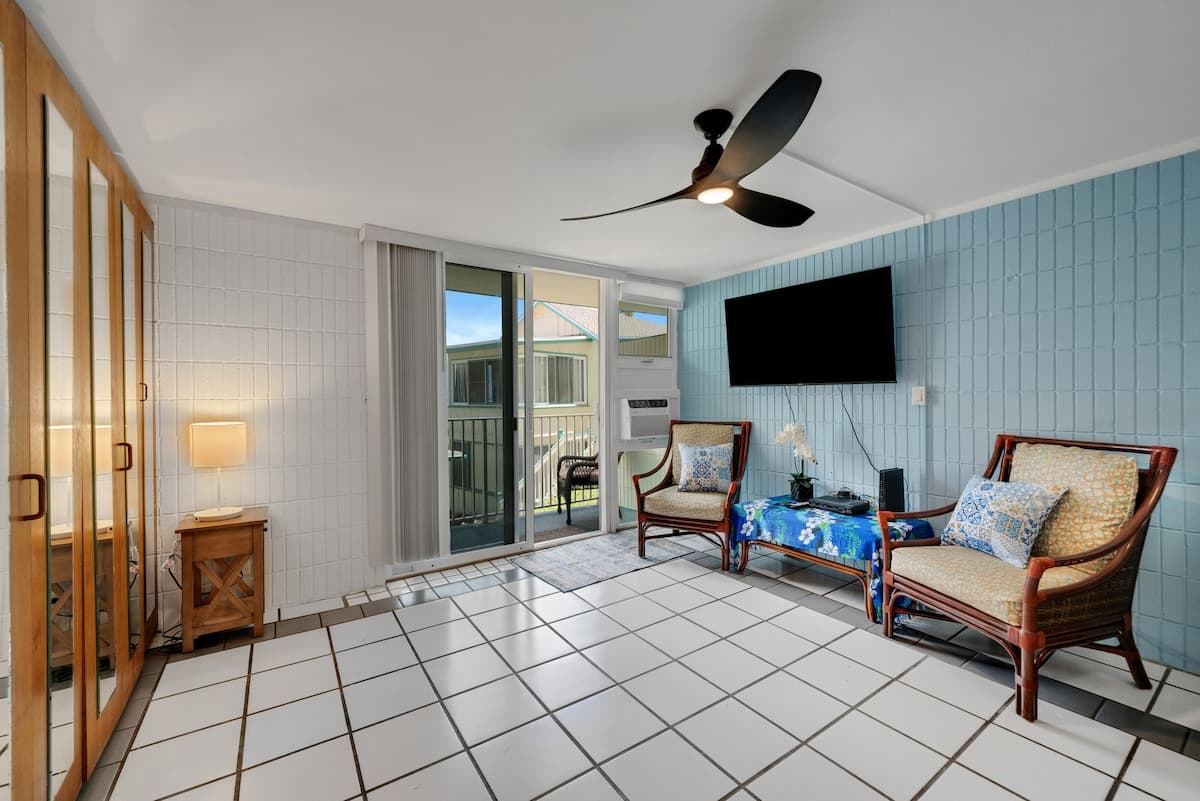 Condo in Hauula · ★4.82 · Studio · 2 beds · 1 private bath - Photo 3