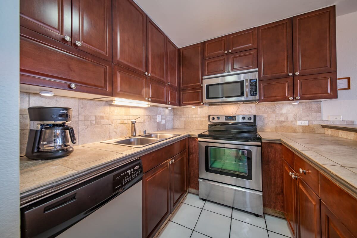 Condo in Kihei · ★5.0 · 1 bedroom · 4 beds · 1 bath - Photo 4