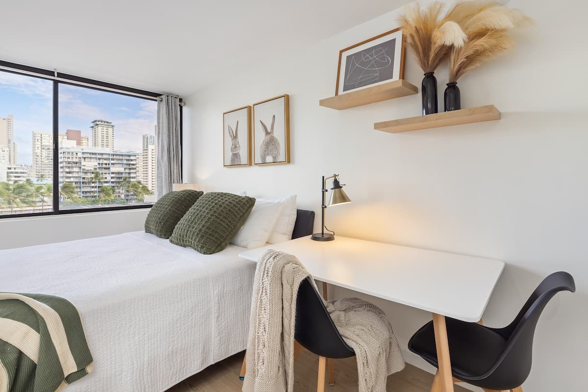 Cozy Waikiki Dream with Ala Wai View - Photo 5