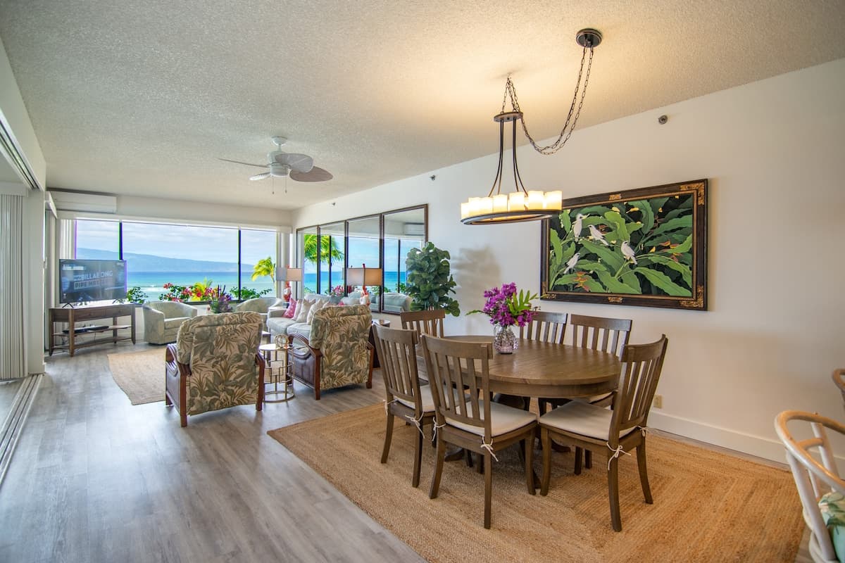 Condo in Lahaina · ★4.83 · 2 bedrooms · 8 beds · 2 baths - Photo 2