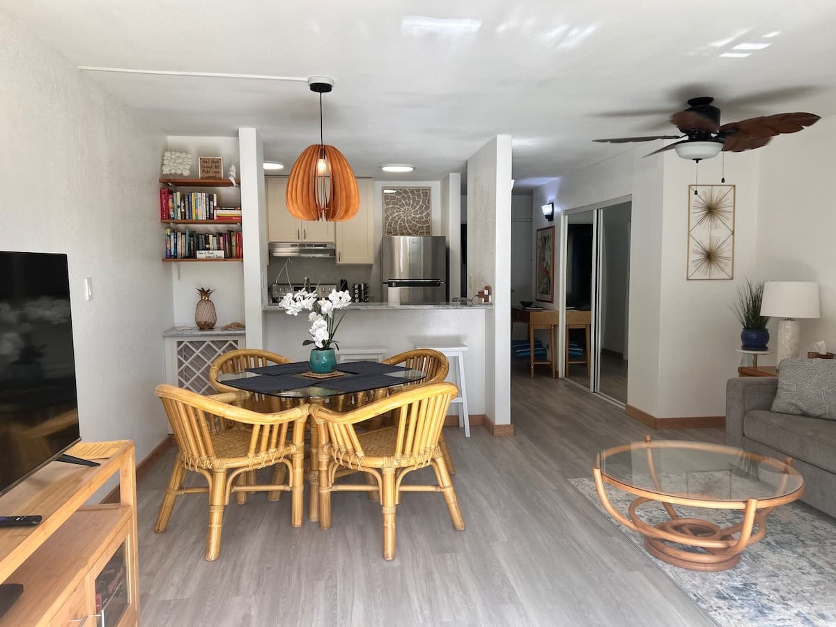 Home in Kihei · ★4.97 · 1 bedroom · 2 beds · 1 bath - Photo 2