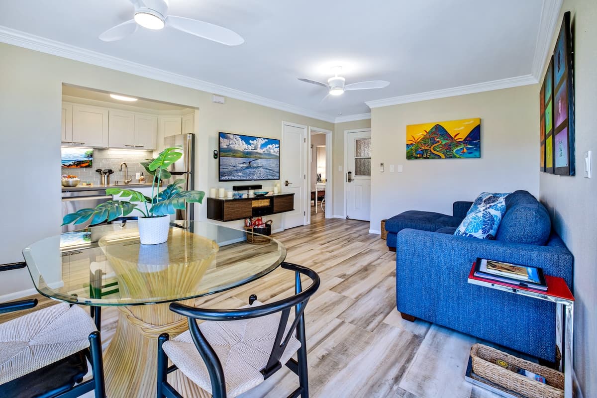 Oceanfront Home Steps Away To Beach - Photo 3