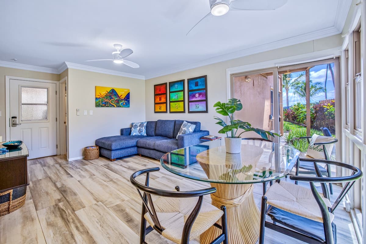 Oceanfront Home Steps Away To Beach - Photo 5