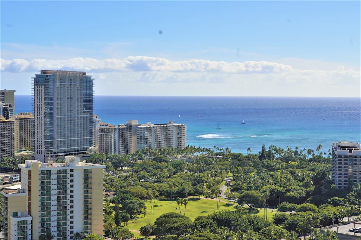 Condo in Honolulu · ★4.72 · Studio · 2 beds · 1 private bath - Photo 1