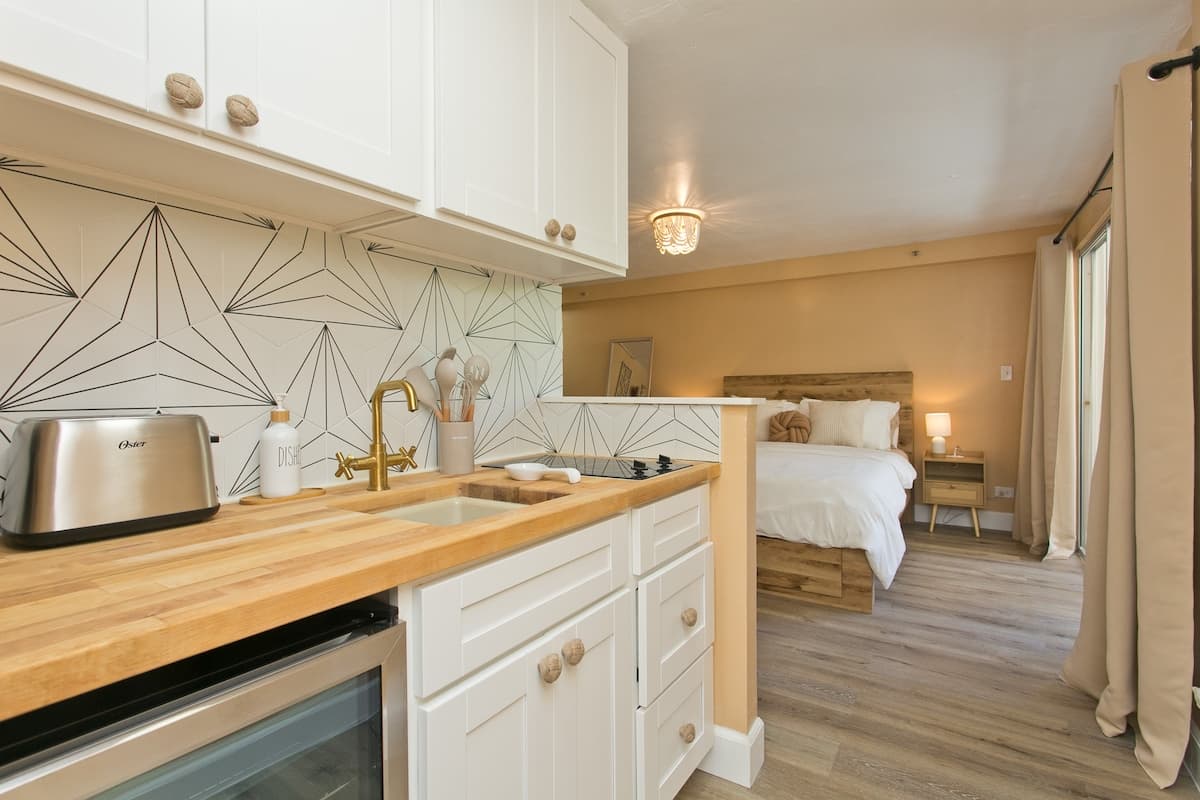 Boho Studio, Central Waikiki, 1 Block to Beach - Photo 4