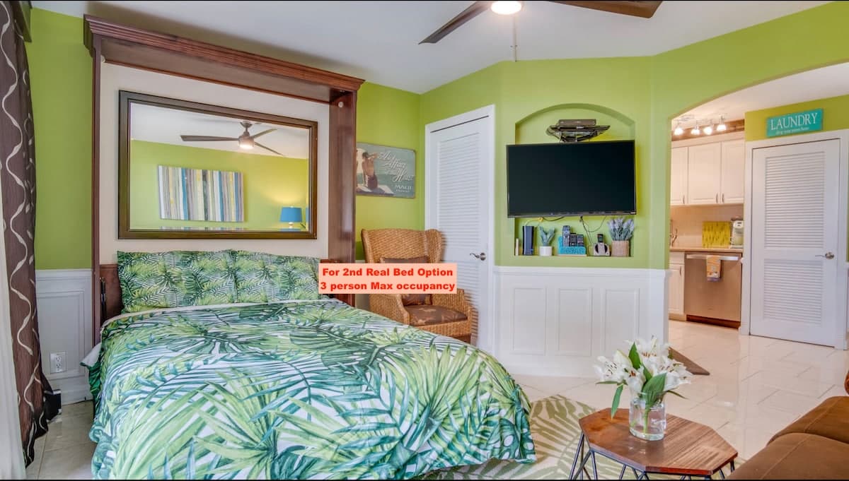 Condo in Kihei · ★4.98 · 1 bedroom · 2 beds · 1 bath - Photo 3