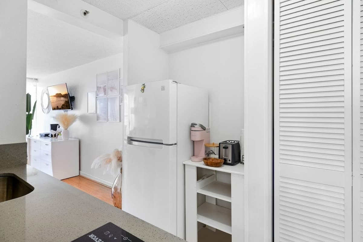 15thFlr Aesthetic Lovely & Bright Cozy Studio - Photo 5