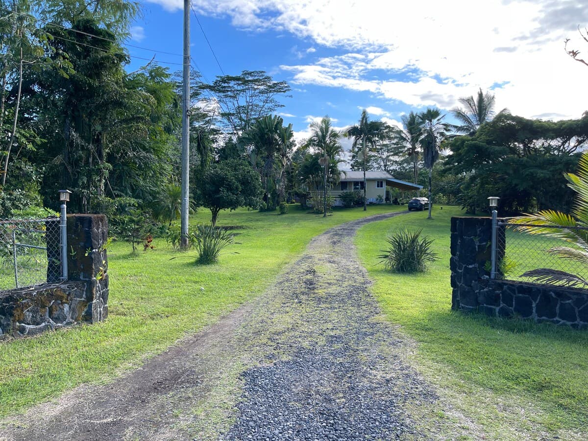 Home in Keaau · ★4.9 · 2 bedrooms · 2 beds · 1 private bath - Photo 4