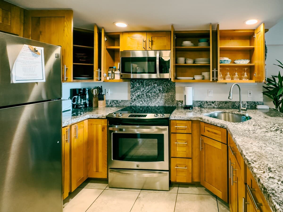 Ilikai Waikiki Resort Condo Sleeps 5 +Free Parking - Photo 4