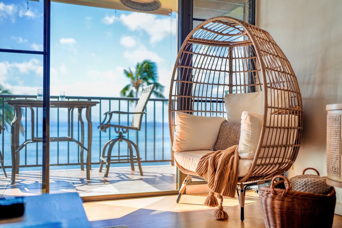 Condo in Wailuku · ★4.98 · 1 bedroom · 2 beds · 1 private bath - Photo 5