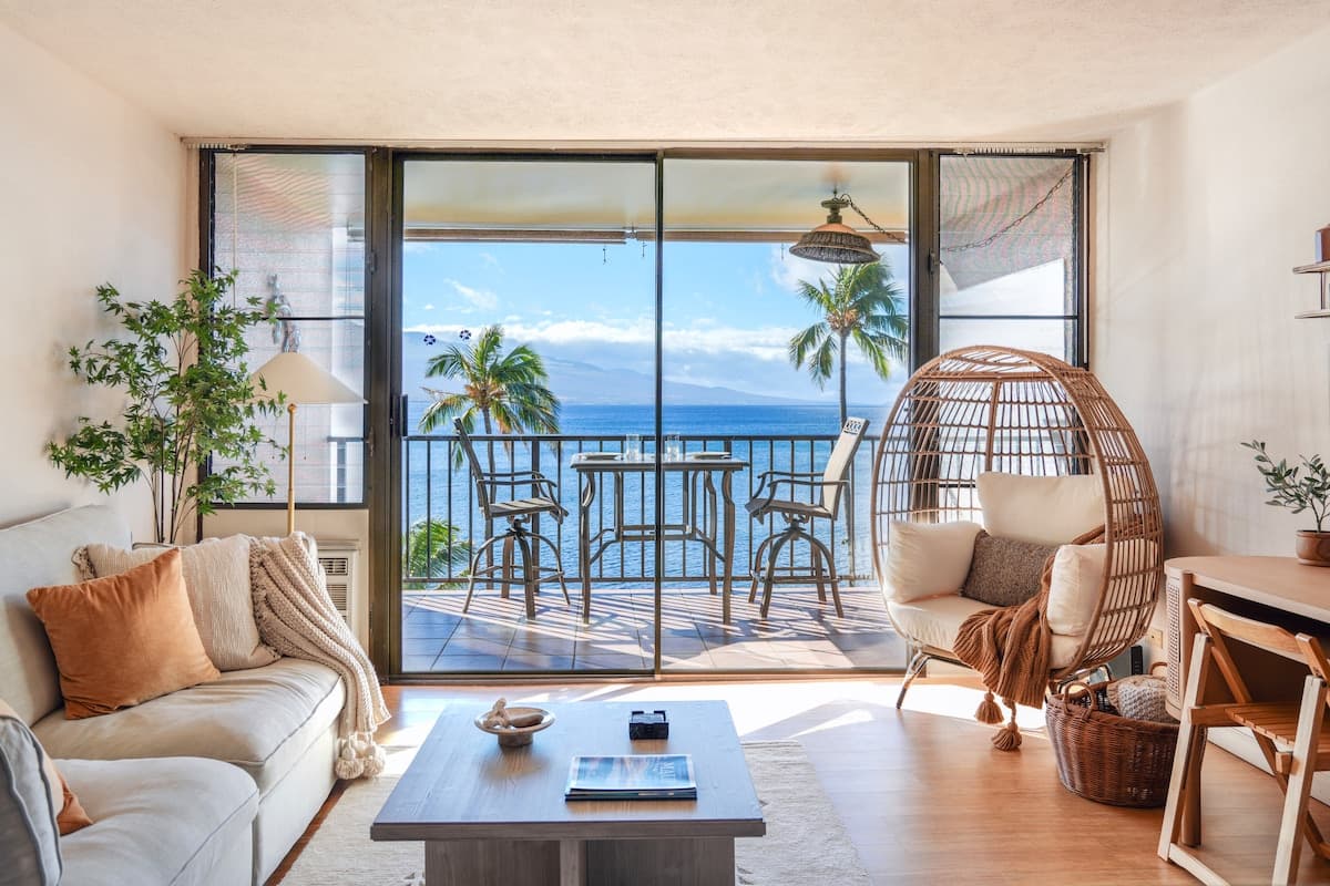 Condo in Wailuku · ★4.98 · 1 bedroom · 2 beds · 1 private bath - Photo 1