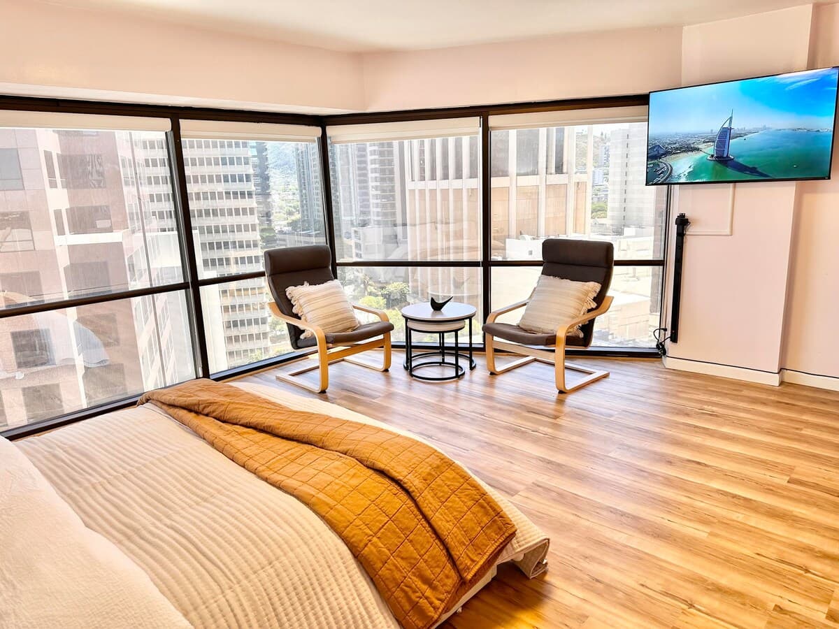 Downtown Honolulu 1 Bedroom Suite Executive Centre - Photo 5