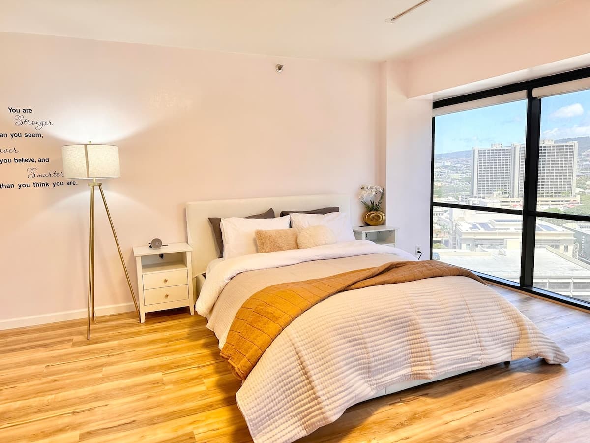 Downtown Honolulu 1 Bedroom Suite Executive Centre - Photo 1