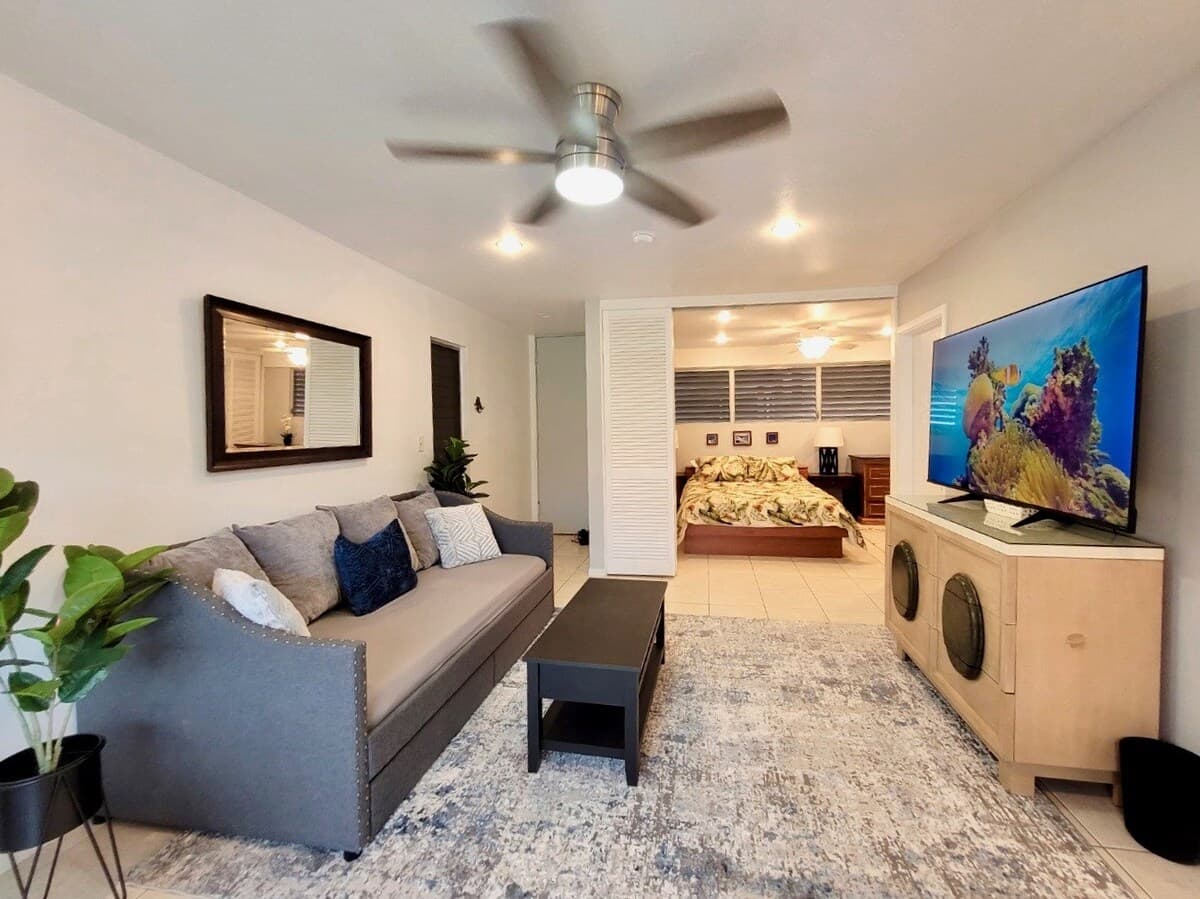Modern 1-Bedroom Island Getaway Near Downtown Kona - Photo 2
