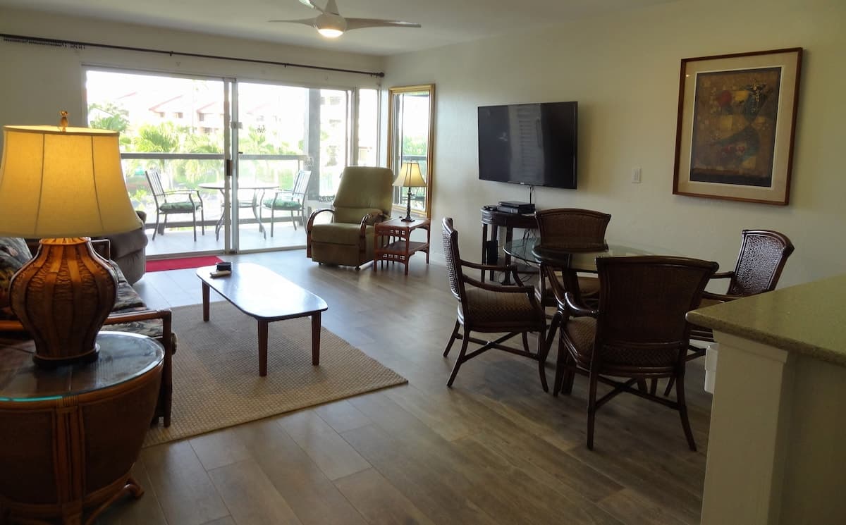 Hale Kamaole condo, across from Kama'ole Beach III - Photo 1