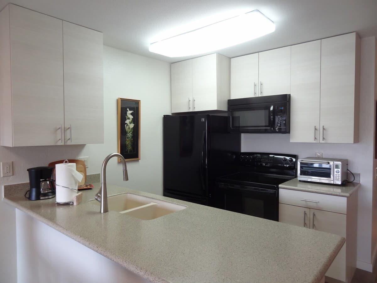 Hale Kamaole condo, across from Kama'ole Beach III - Photo 2