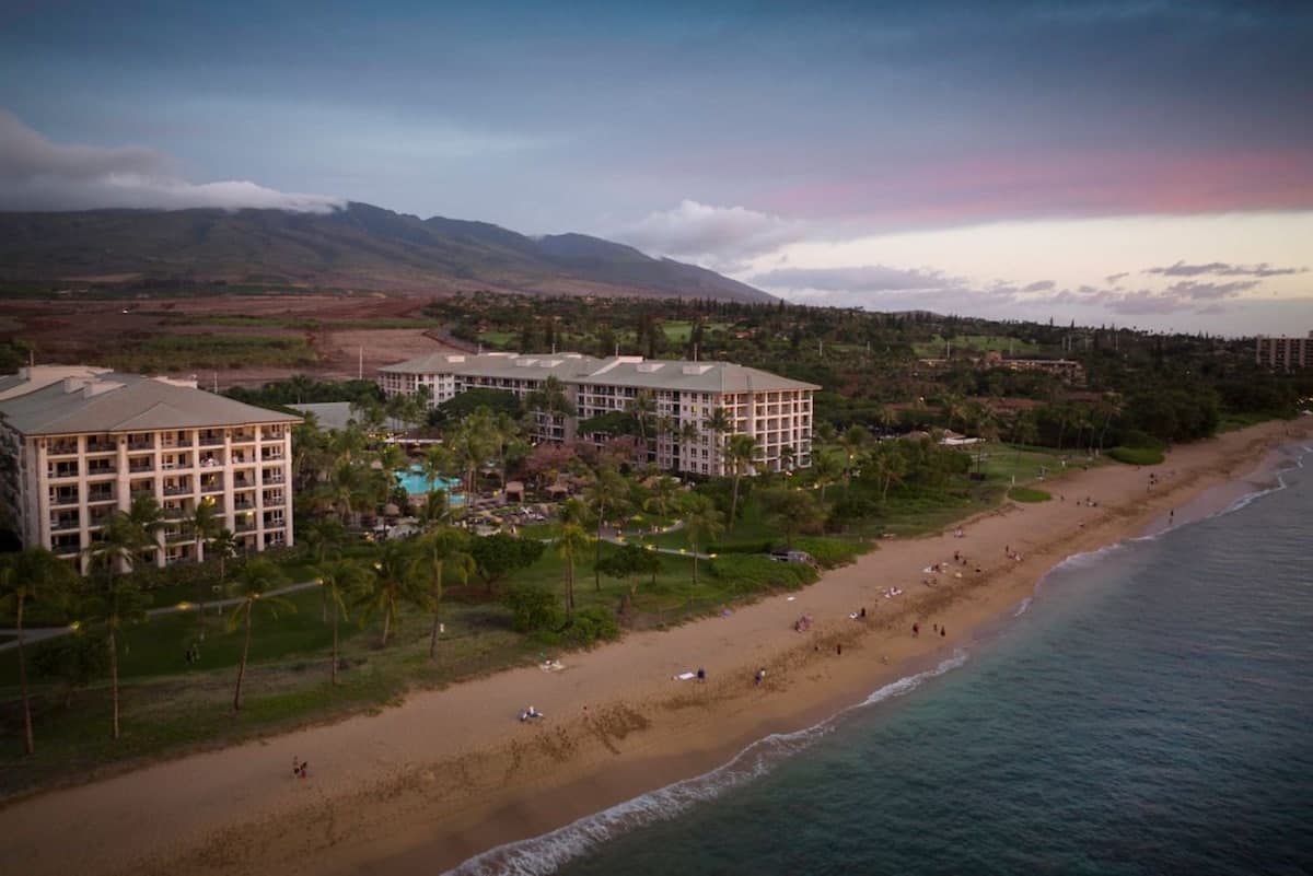 Hotel in Lahaina · ★5.0 · 2 bedrooms · 4 beds · 2 shared baths - Photo 3