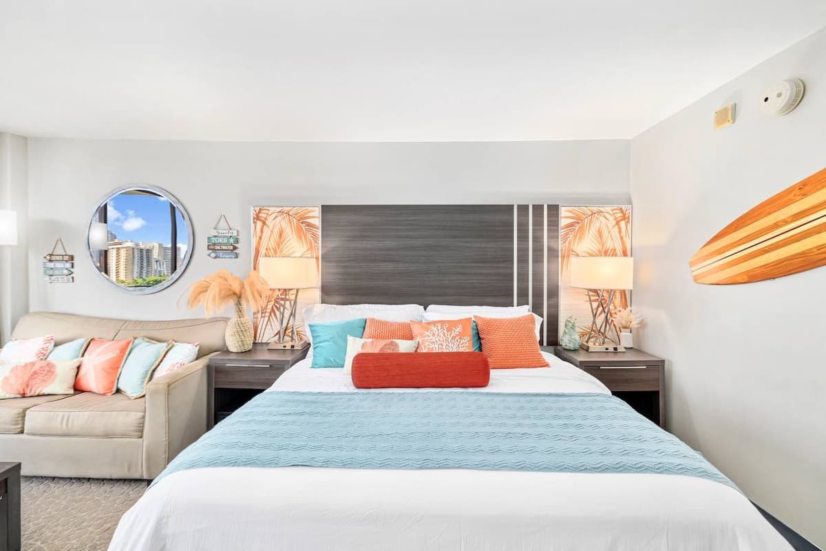 Hotel in Honolulu · ★4.94 · Studio · 2 beds · 1 private bath - Photo 1