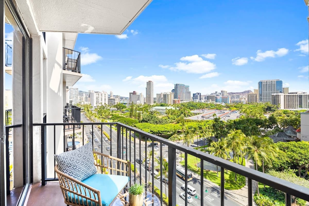 Hotel in Honolulu · ★4.94 · Studio · 2 beds · 1 private bath - Photo 5