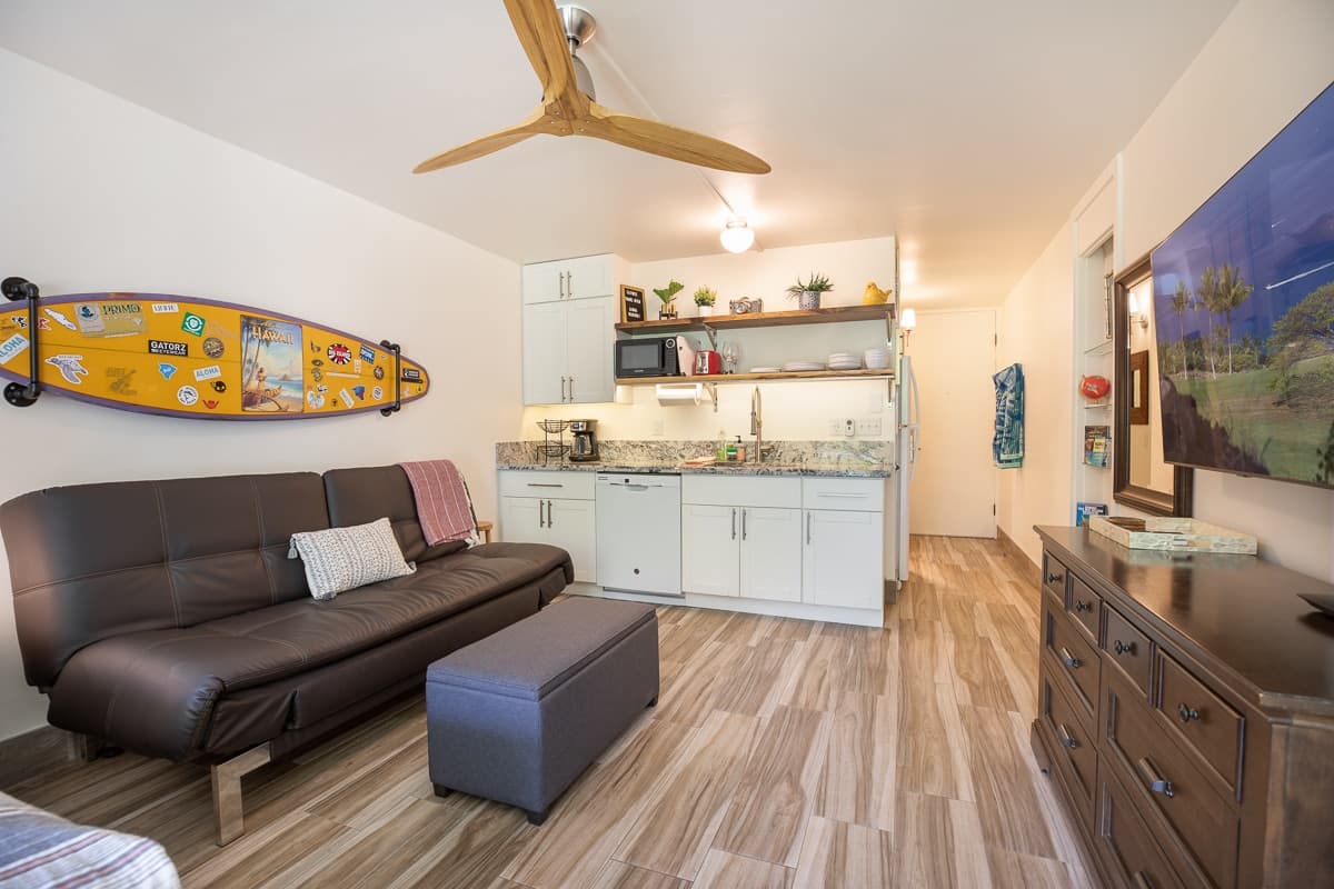 Charming Downtown Studio | Steps from the Ocean - Photo 3
