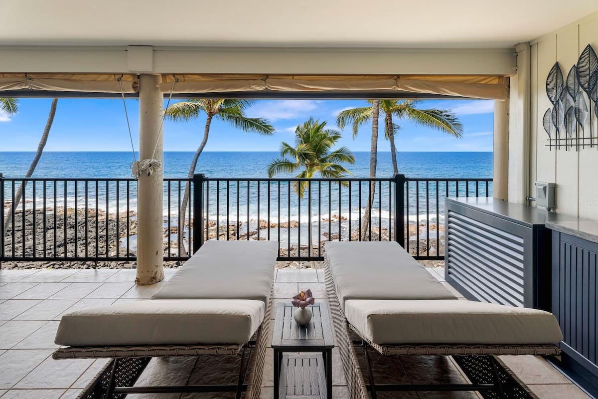 Condo in Kailua-Kona · ★5.0 · 2 bedrooms · 2 beds · 2 baths - Photo 3