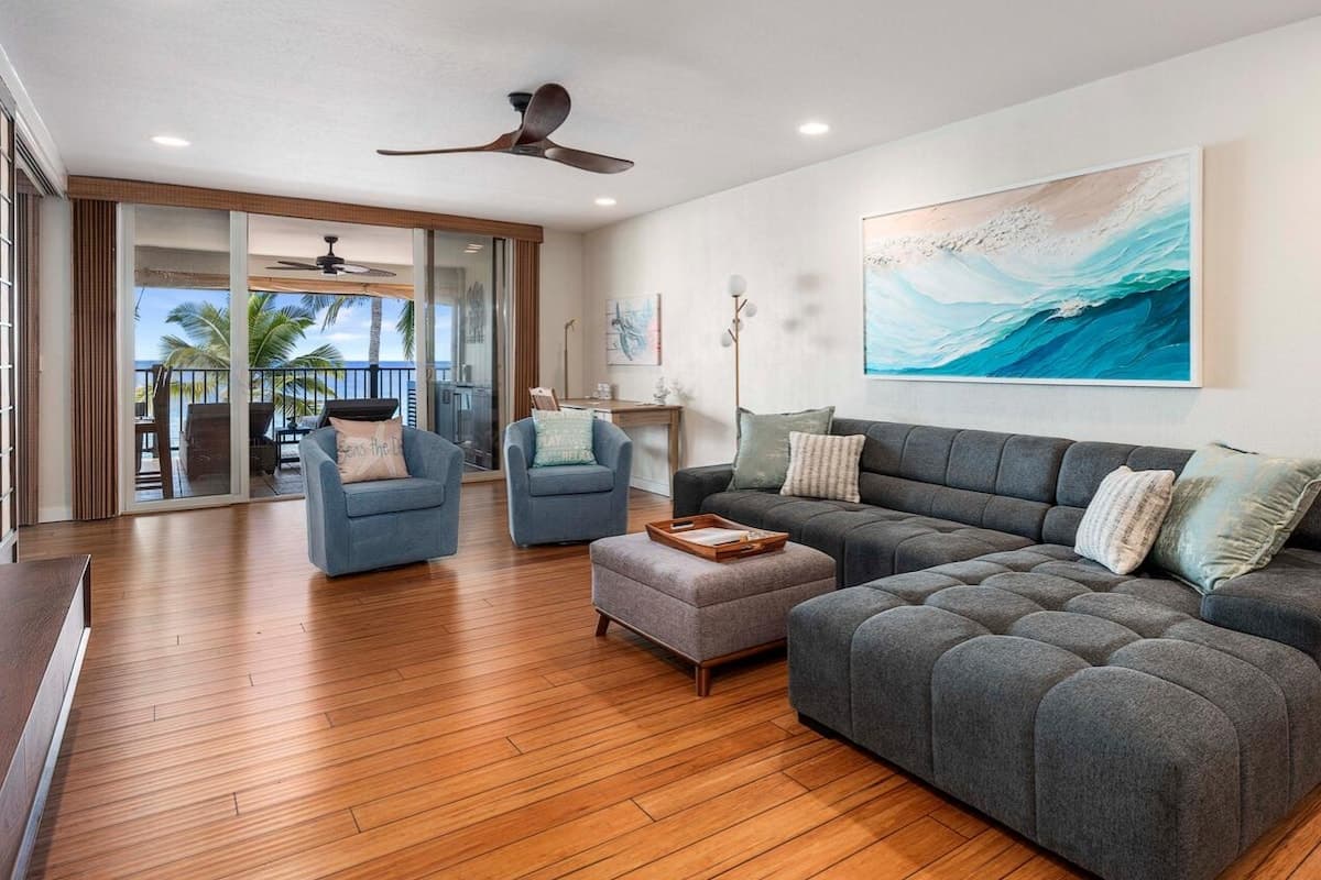 Condo in Kailua-Kona · ★5.0 · 2 bedrooms · 2 beds · 2 baths - Photo 2