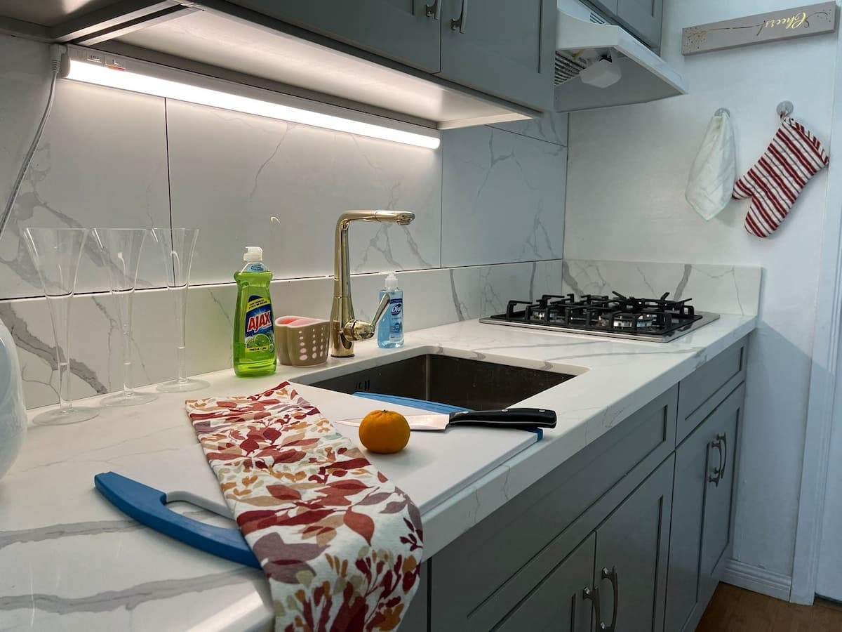 Elegant Waikiki Apt 3b/2b, Free parking - Photo 2
