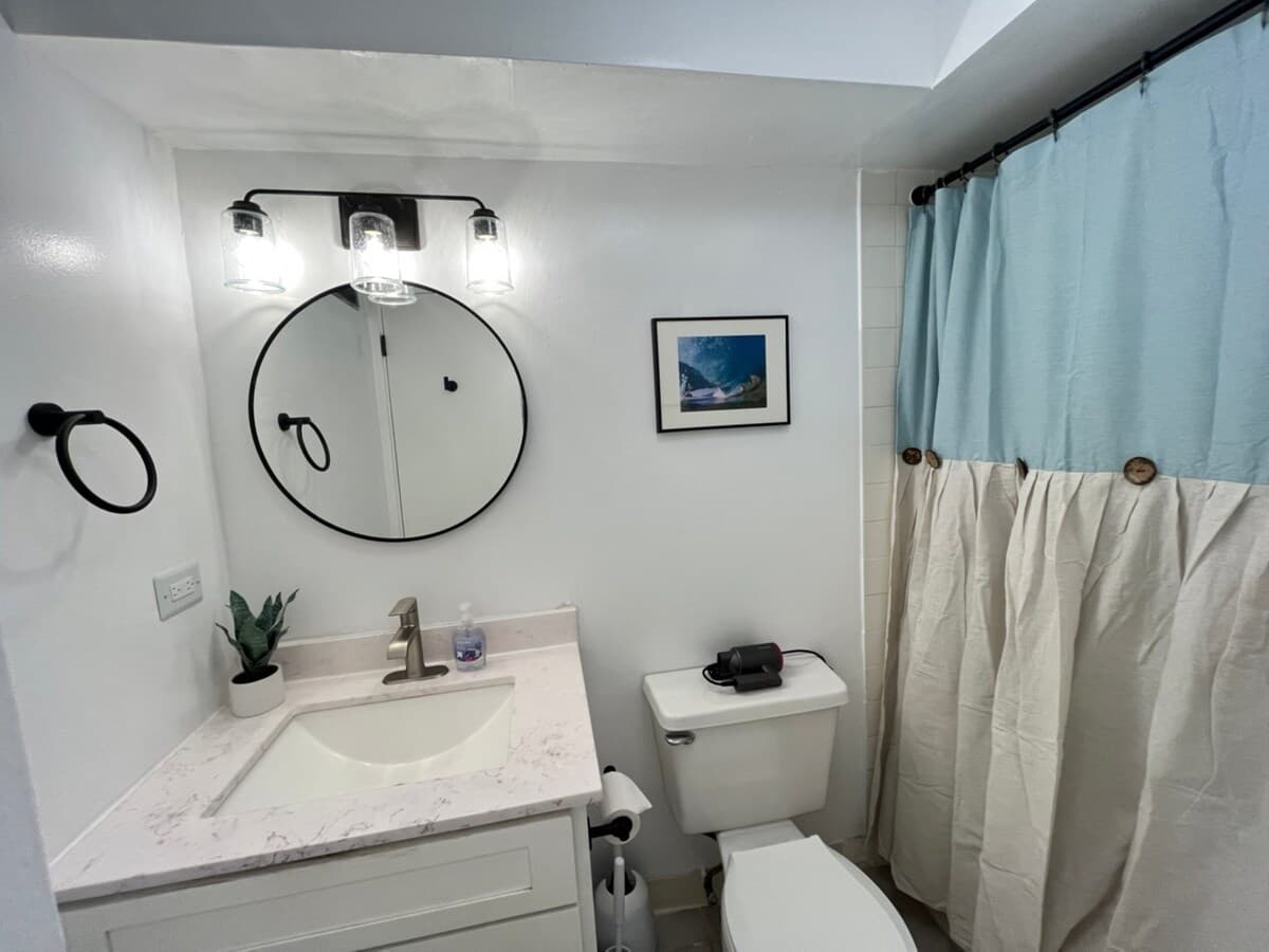 Condo in Honolulu · ★4.89 · Studio · 1 bed · 1 private bath - Photo 4