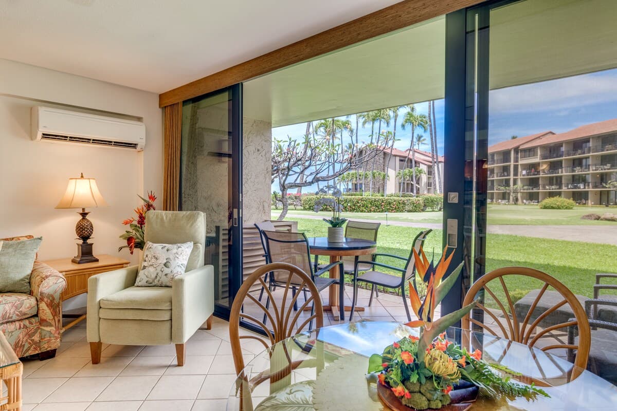 Place to stay in Lahaina · ★5.0 · 1 bedroom · 2 beds · 1 bath - Photo 5