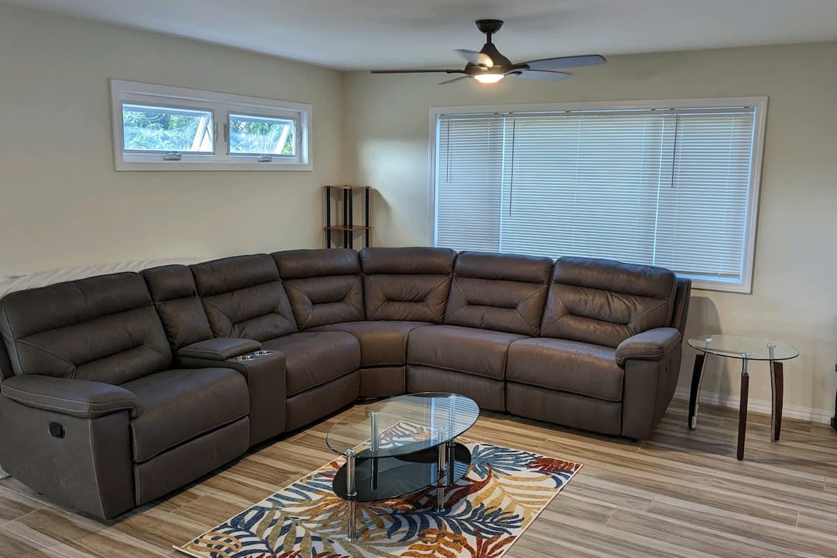 Townhouse in Hilo · ★5.0 · 3 bedrooms · 6 beds · 2.5 private baths - Photo 4